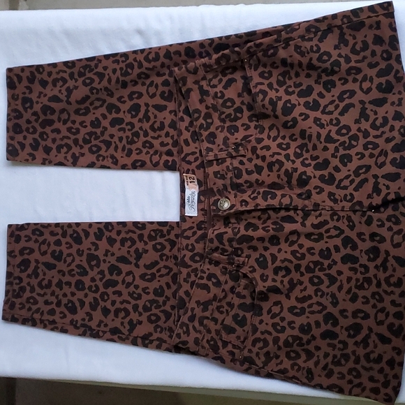 ROYALTY FOR ME- CHEETAH PRINT PANTS - Picture 1 of 4